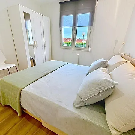 Apartment Bajo Reformado Con Terraza En