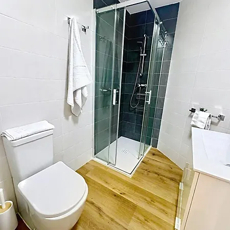 Apartment Bajo Reformado Con Terraza En *