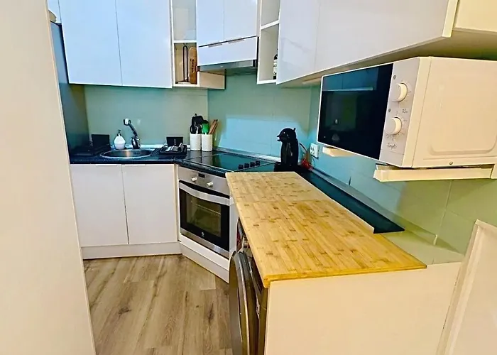 Bajo Reformado Con Terraza En * Mogro