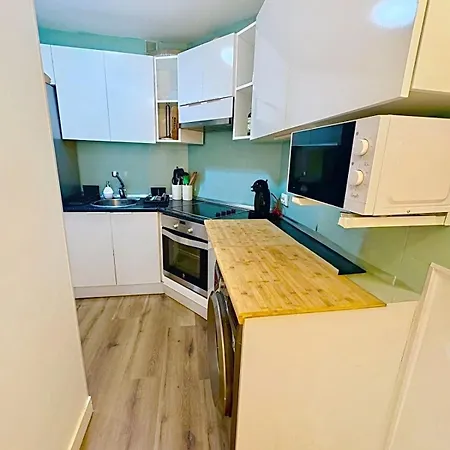 Bajo Reformado Con Terraza En * Mogro